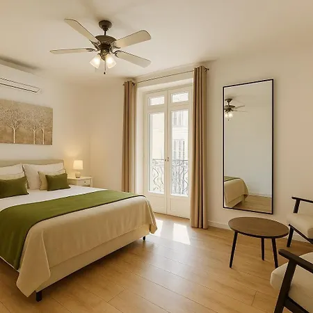 Old Town Hvar * חוואר