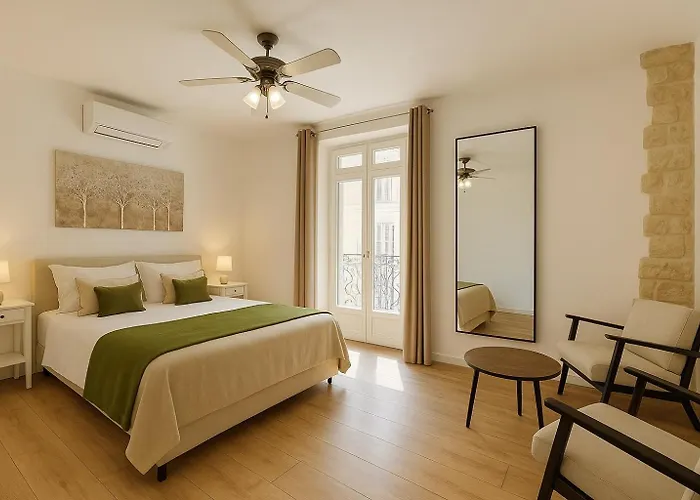 Old Town Hvar * חוואר